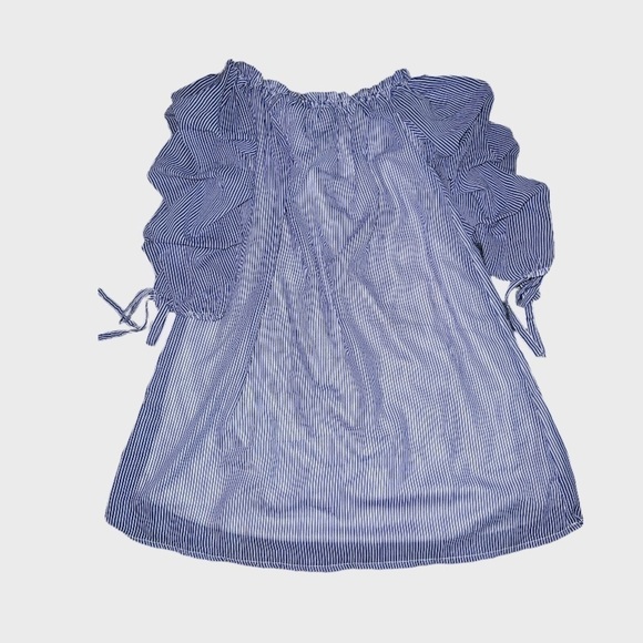 Off the should dress. Blue & white stripes with liner and with tie sleeves. (S) - Picture 1 of 1